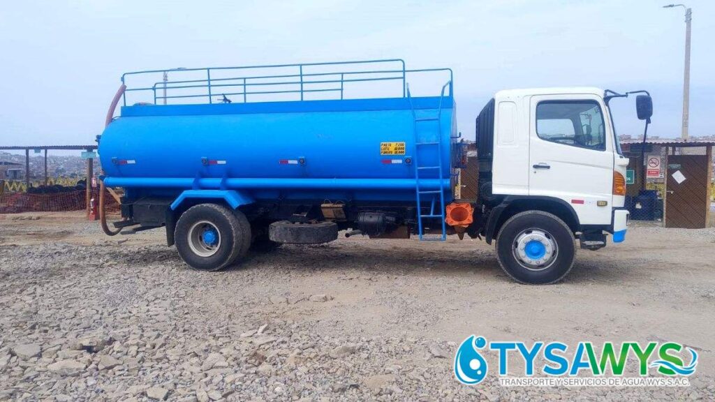 agua potable camion cisterna en Carmen de La Legua
