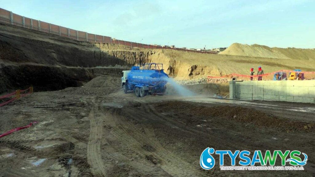 agua potable camion cisterna en El Agustino