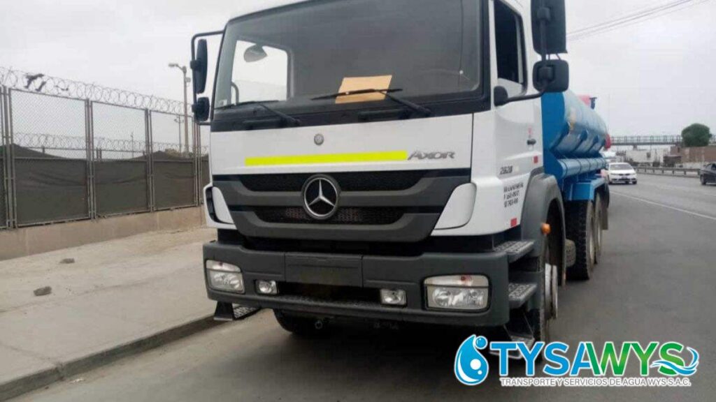 agua potable camion cisterna en La Punta