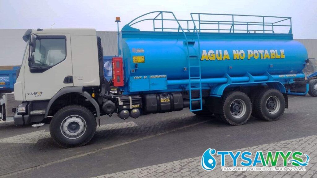 agua potable camion cisterna en San Martín de Porres