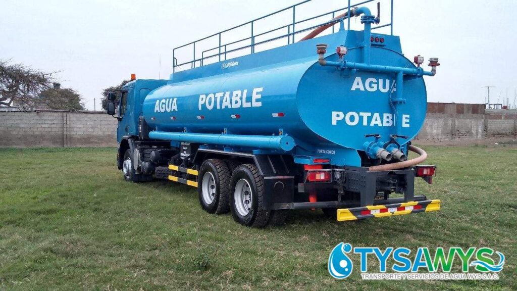 agua potable camion cisterna en Villa María del Triunfo