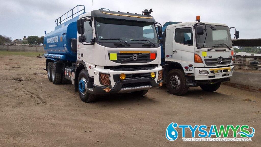 camion de agua para piscina en Lince