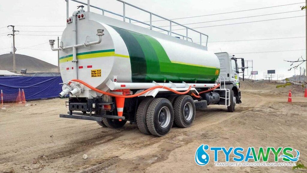 camion de agua para piscina en Lurigancho