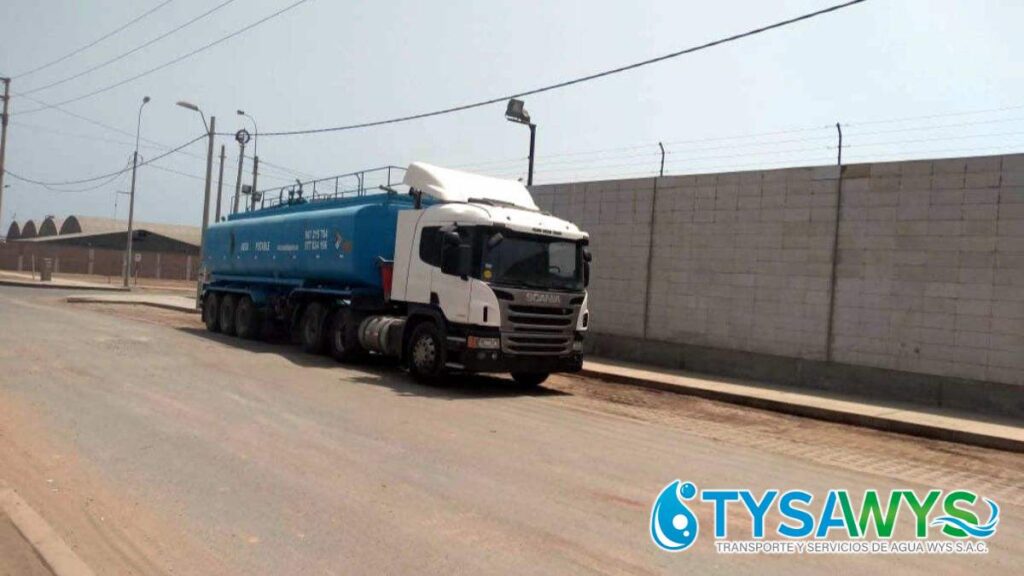 venta de agua potable en cisternas en La Perla